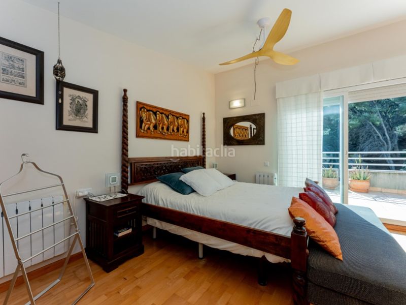 Foto 22d0526f-37bc-49d5-85ea-99708f438f1a. Casa exclusiva casa con jardin en les botigues de Sitges Sitges