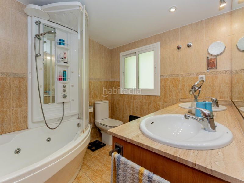 Foto 6419b80b-91a1-45a6-85b3-8a8dec0d4a69. Casa exclusiva casa con jardin en les botigues de Sitges Sitges