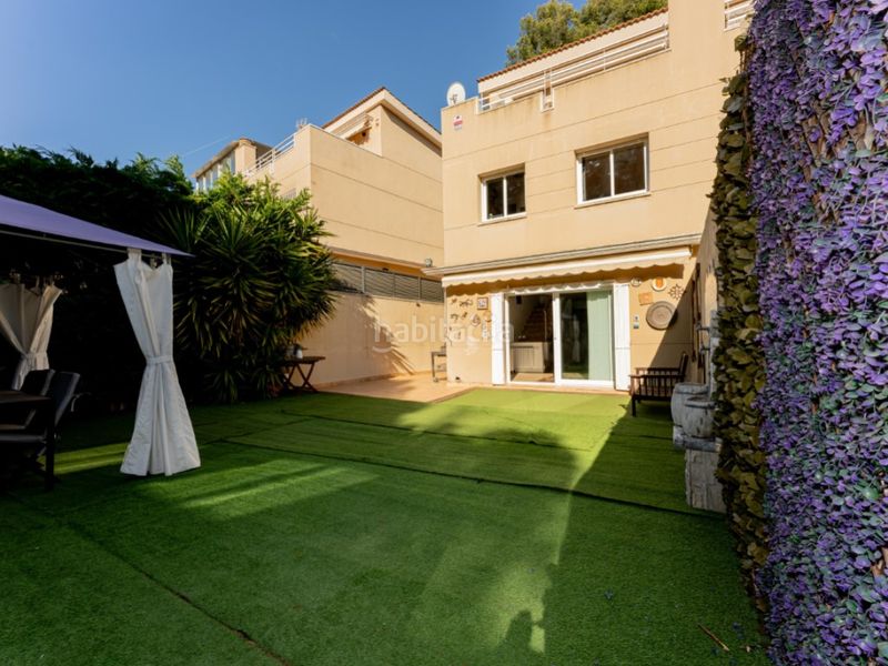 Foto 759f42e1-596d-42ef-b854-08c2f3b8f8c6. Casa exclusiva casa con jardin en les botigues de Sitges Sitges