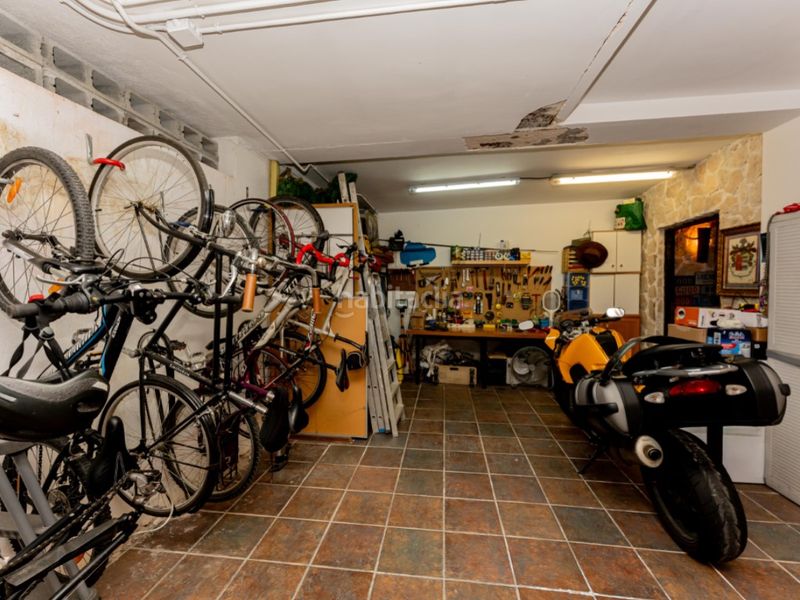 Foto 885c51a5-d18b-4cc8-8e8a-a57e323bc69d. Casa exclusiva casa con jardin en les botigues de Sitges Sitges