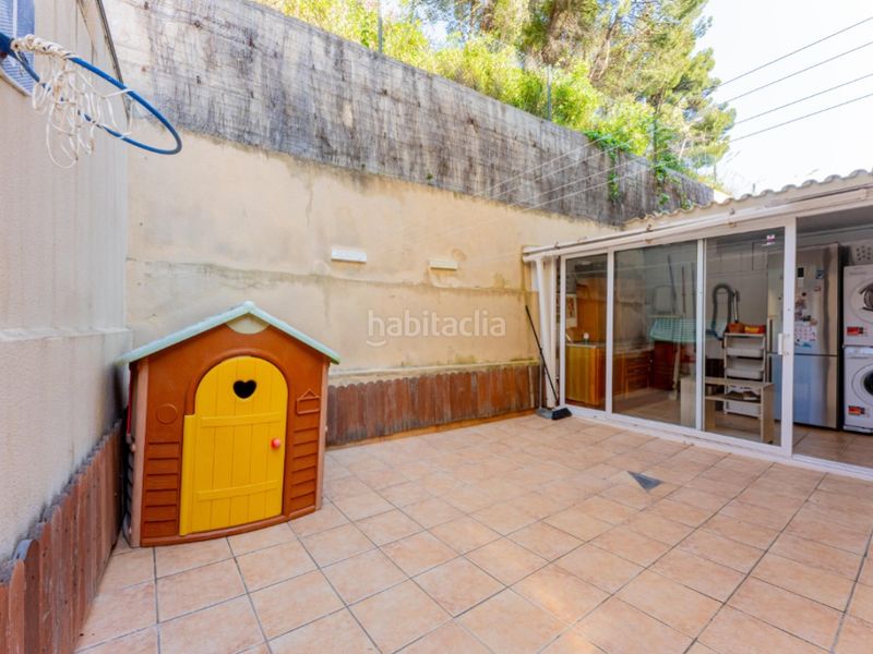 Foto afb52e49-feb1-4d7f-9bab-1d3dbc76620f. Casa exclusiva casa con jardin en les botigues de Sitges Sitges