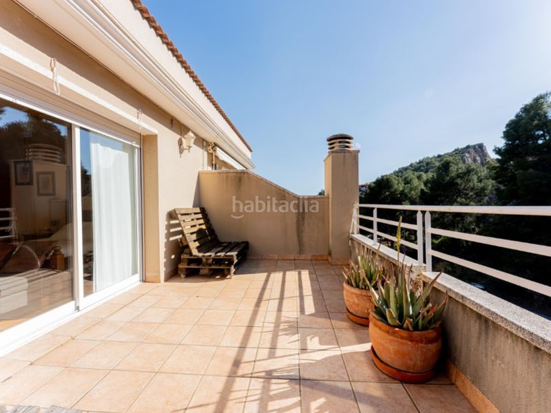 Foto c254753d-47a8-4d46-8248-2f2bc2c33140. Casa exclusiva casa con jardin en les botigues de Sitges Sitges