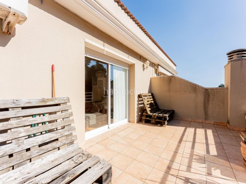 Foto f97dbb47-48c7-45ba-aa81-cde07dae62bc. Casa exclusiva casa con jardin en les botigues de Sitges Sitges