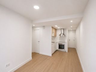 Etagenwohnung in Can Mas. Piso a estrenar en rambla sant jordi