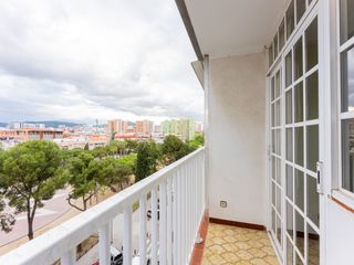 Etagenwohnung in La Gavarra. Vistas despejadas
