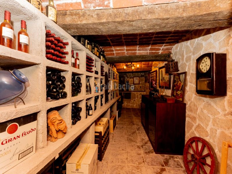 Foto f3d1e2ea-c949-4bbc-8278-2067072f240d. Casa amb aparcament a les botigues de Sitges Sitges