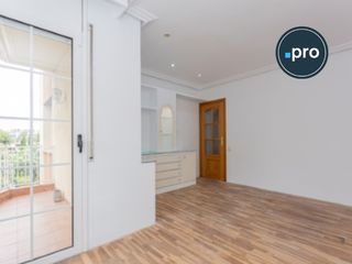 Pis a Marianao. Piso exterior en ronda sant ram�n
