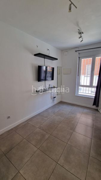 Foto 653402a5-d539-4c07-af5a-d2e30490438b. Piso  en venta en Valdeacederas Madrid
