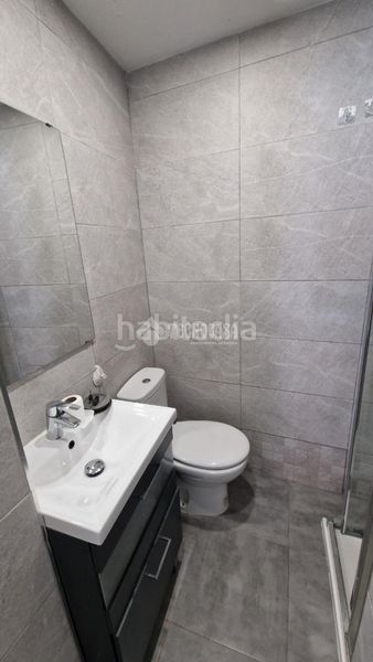 Foto c07efcb0-93b4-41a6-b335-21a25e7ee2c0. Piso  en venta en Valdeacederas Madrid
