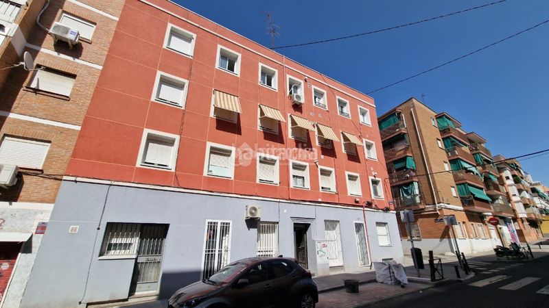 Foto eec58bcb-2288-4f72-b084-f1d66904cd06. Piso  en venta en Valdeacederas Madrid