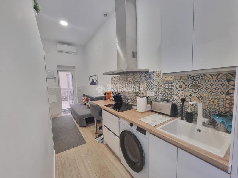 Foto aebe4cca-5261-4f54-9adc-e8315c61a86e. Local comercial  en venta en Bellas Vistas Madrid