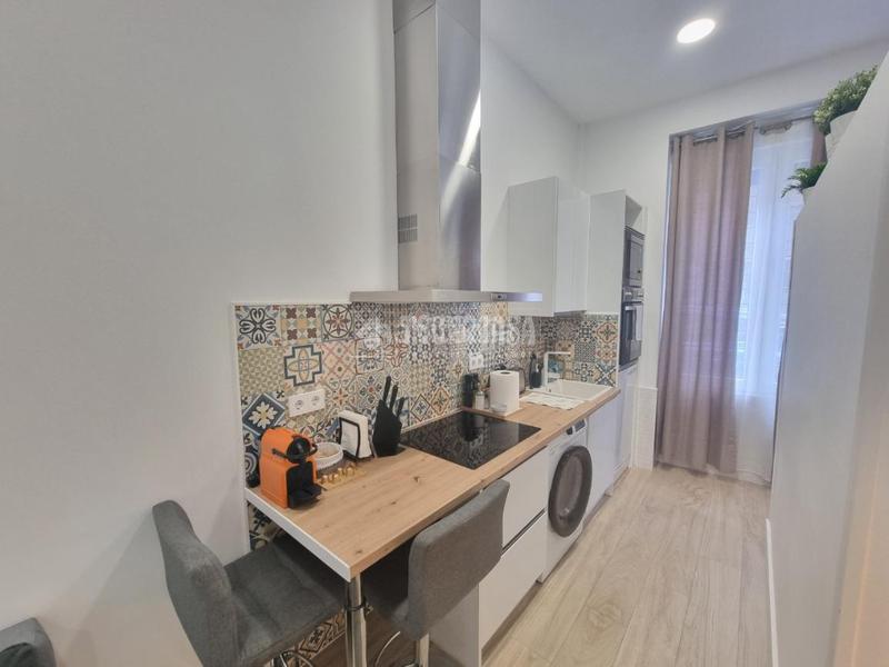 Foto ce60933a-050e-4a86-bcc4-113773d805c3. Local comercial  en venta en Bellas Vistas Madrid