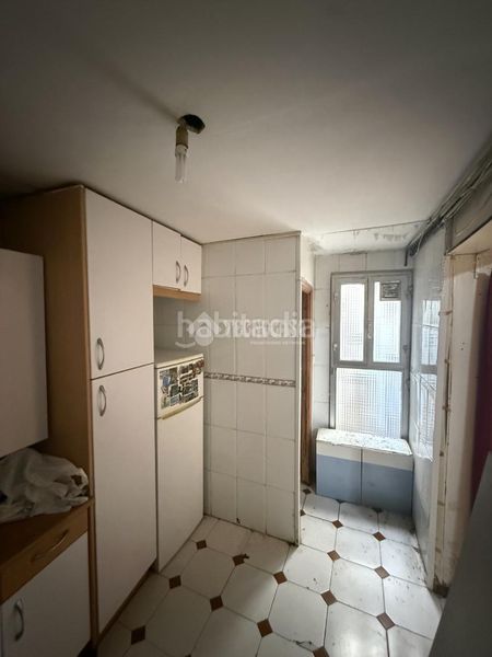 Foto 4c9e1001-fe09-4ae6-aeb3-0daf90b6e21e. Pis a Bellas Vistas Madrid
