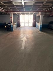 Aparcament cotxe a Lucero. Boxplaza de garaje en venta en madrid