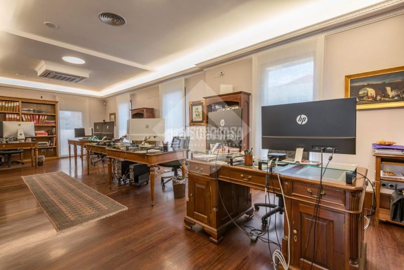 Foto 0bc81fec-54a3-4eb4-a9f7-5f7a4ba1d8f1. Edificio  en venta en Villaverde Alto Madrid