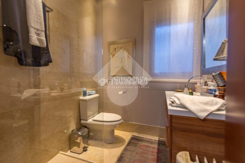 Foto 2cd82692-b73d-48b9-b3f6-f833f6eeb204. Edificio  en venta en Villaverde Alto Madrid