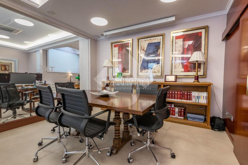 Foto 319eb8c5-c9cf-478b-be54-65cd33865c32. Edificio  en venta en Villaverde Alto Madrid