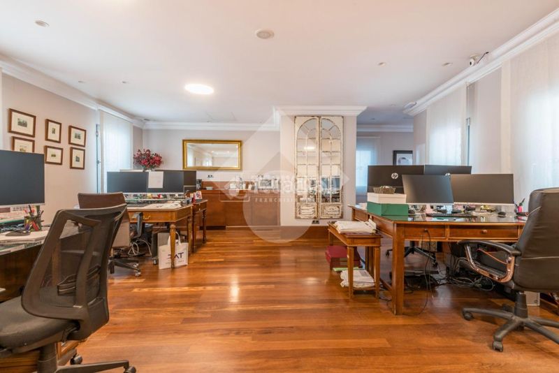 Foto 368557f9-7adb-480e-9931-bb57eb361cd7. Edificio  en venta en Villaverde Alto Madrid