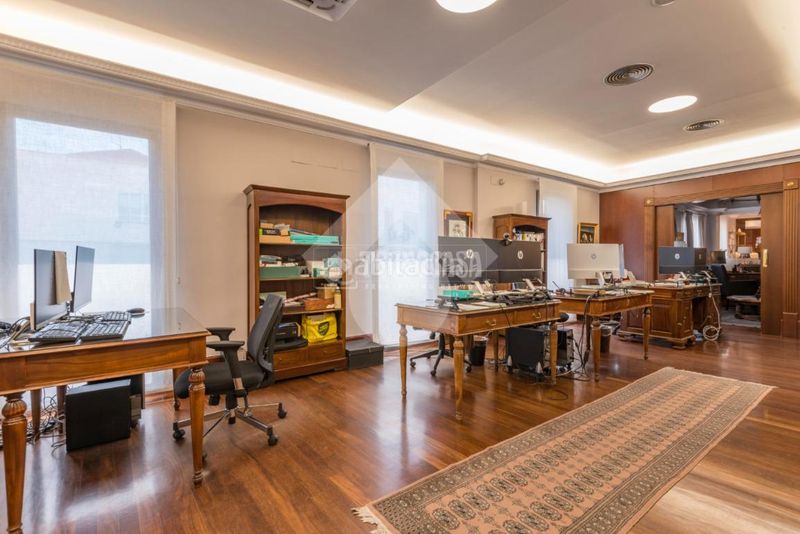 Foto d032f744-bc67-4d00-a9d6-1a59acf00f0c. Edificio  en venta en Villaverde Alto Madrid