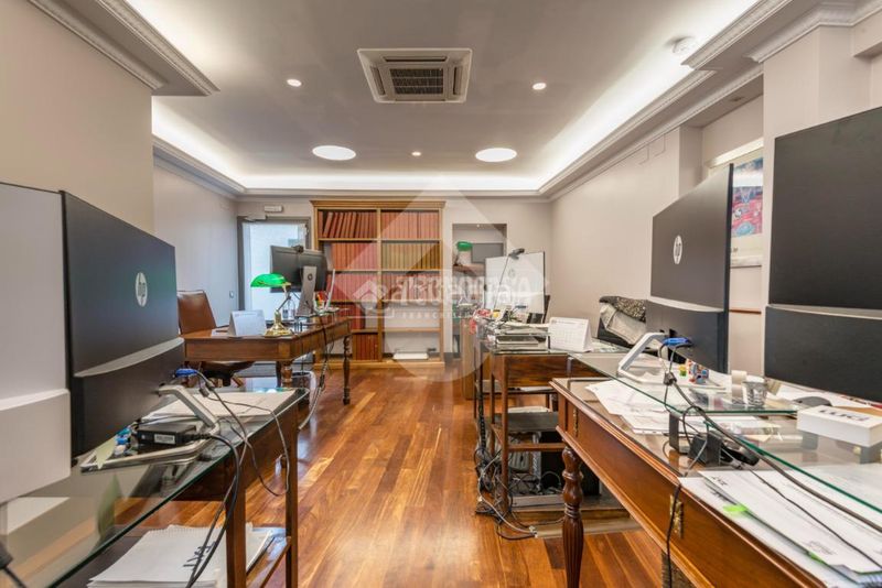 Foto e5108d76-4d44-4024-8c63-17bdb81df4f2. Edificio  en venta en Villaverde Alto Madrid