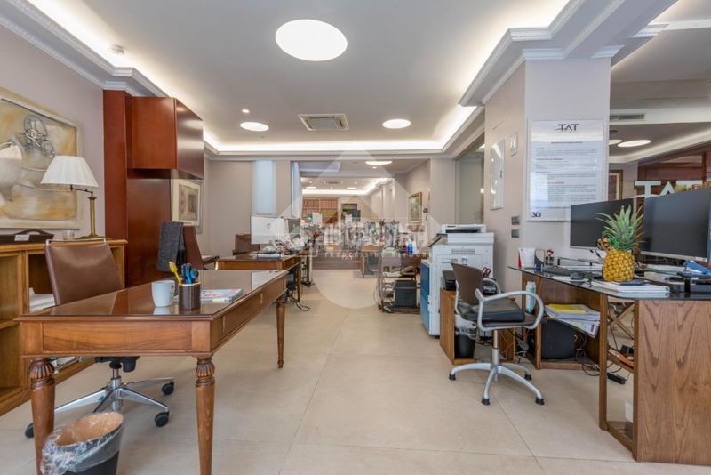 Foto f37a0f86-ccf9-480d-9a92-79bf8687d25d. Edificio  en venta en Villaverde Alto Madrid