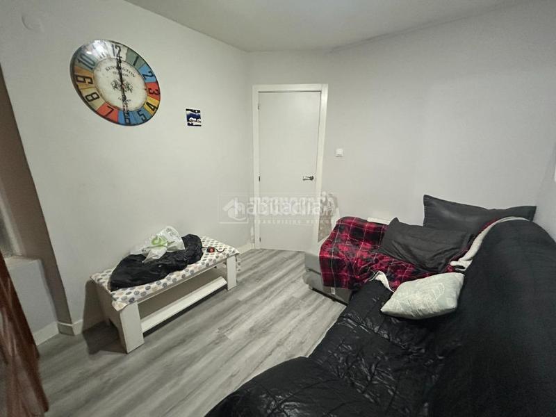 Foto e1cb8a01-a8bd-4637-bd6d-d01270001a25. Pis a Villaverde Alto Madrid