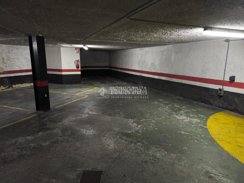 Foto 13f6756f-5de1-45c4-bb79-651419657a75. Posto auto in Russafa Valencia