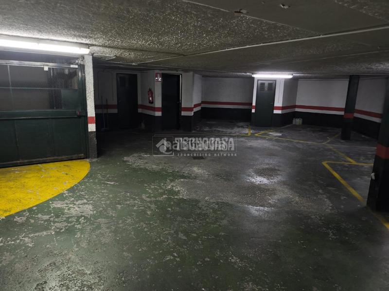 Foto 53bac285-fde0-4fbf-ba27-a055ebbdb5f5. Posto auto in Russafa Valencia