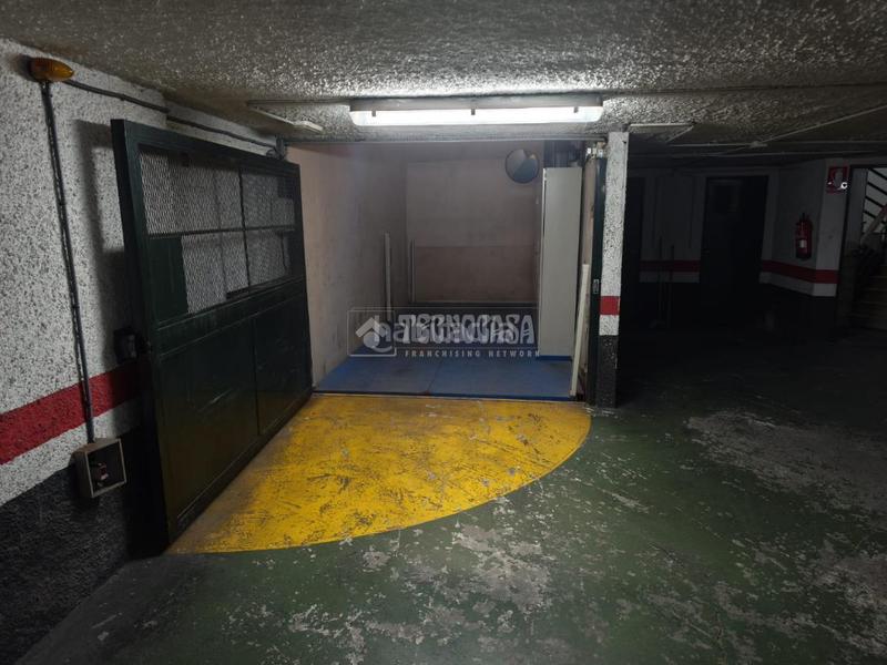 Foto 991ddf8a-fe5a-4552-99b1-a3fa4c0d045b. Posto auto in Russafa Valencia