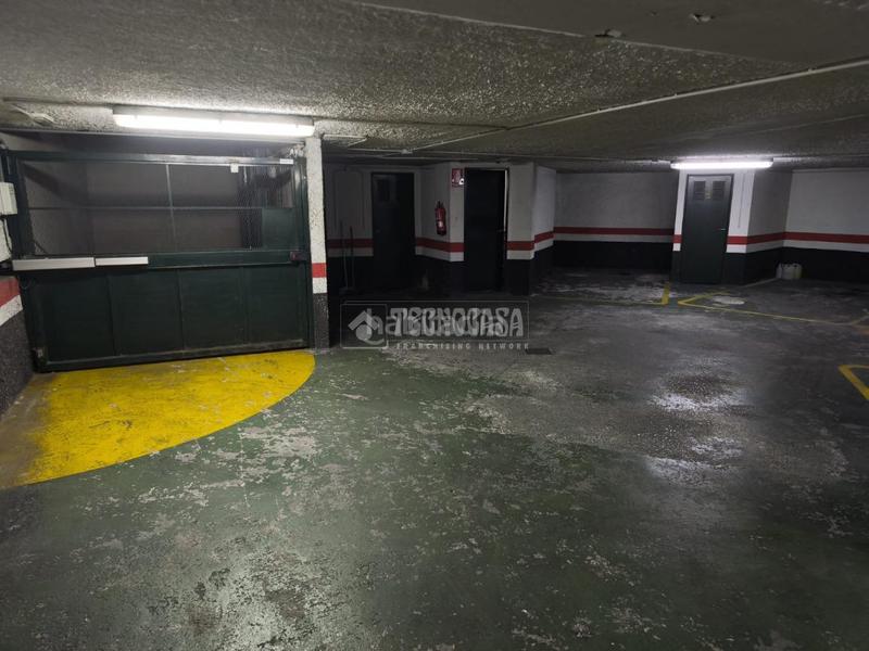 Foto a0367271-4b85-4fbb-9b8a-141b5b2cc668. Posto auto in Russafa Valencia