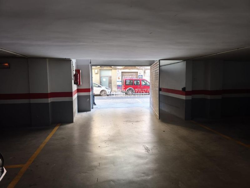 Foto 0f3e089d-8364-46c1-a889-140f85467e2a. Aparcament cotxe a Russafa Valencia