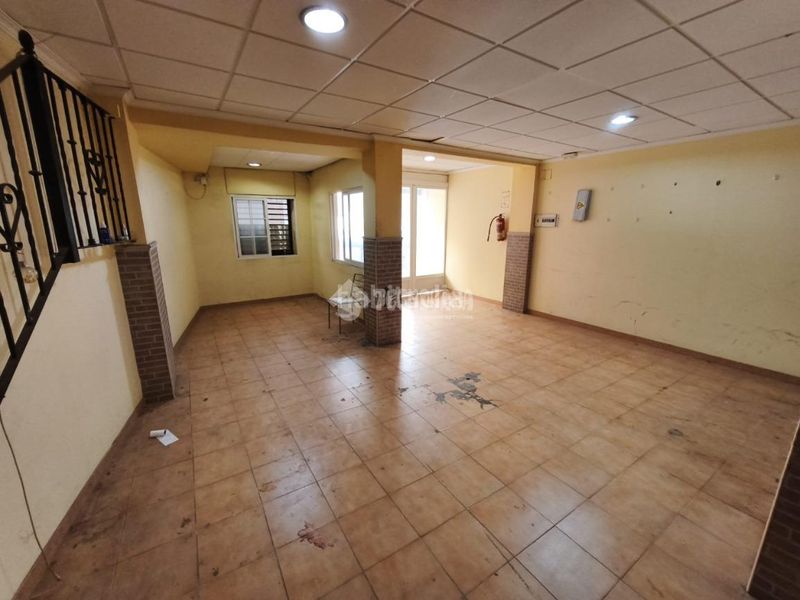 Foto 2108aa96-2f15-46a4-9954-861d05a90619. Local comercial a Russafa Valencia