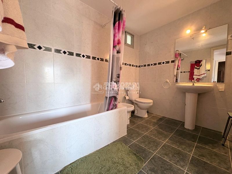 Foto 423bff5d-96a2-44a0-b625-7d8269bdcb5e. Pis a Palos de Moguer Madrid