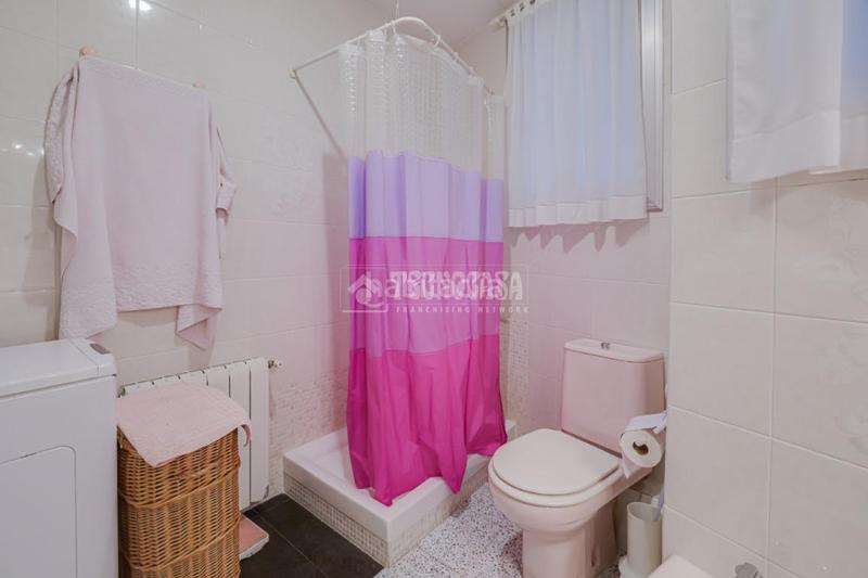 Foto 35828f68-1f81-496d-b76a-cc1f32daad10. Piso  en venta en Turó de la Peira Barcelona