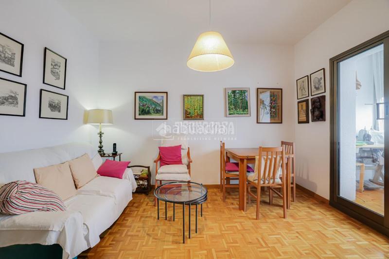 Foto 372767ce-cb45-444d-9331-1c8e0972c64c. Piso  en venta en Turó de la Peira Barcelona