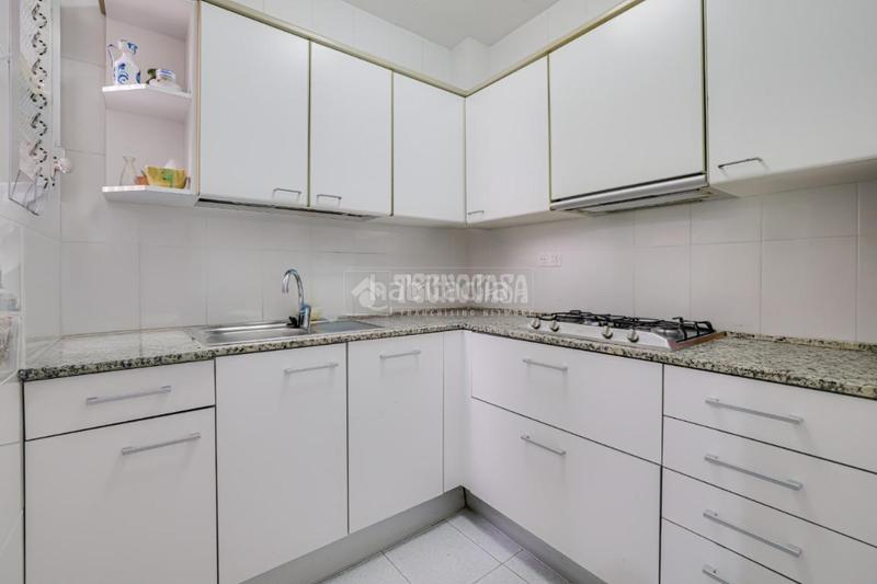 Foto 3c84107d-8dca-470c-a13a-bcea46fdf44c. Piso  en venta en Turó de la Peira Barcelona