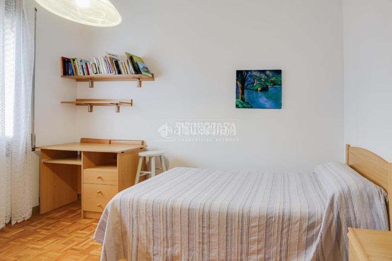 Foto 5f618fc3-5b0c-4521-ab32-217aa209bd9d. Piso  en venta en Turó de la Peira Barcelona