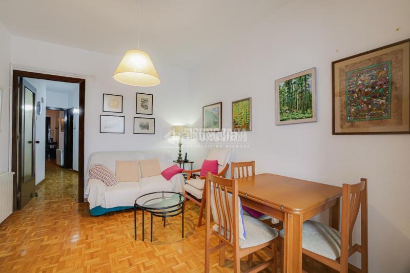 Foto b50b2619-44be-4292-b4f1-2427a6758556. Piso  en venta en Turó de la Peira Barcelona