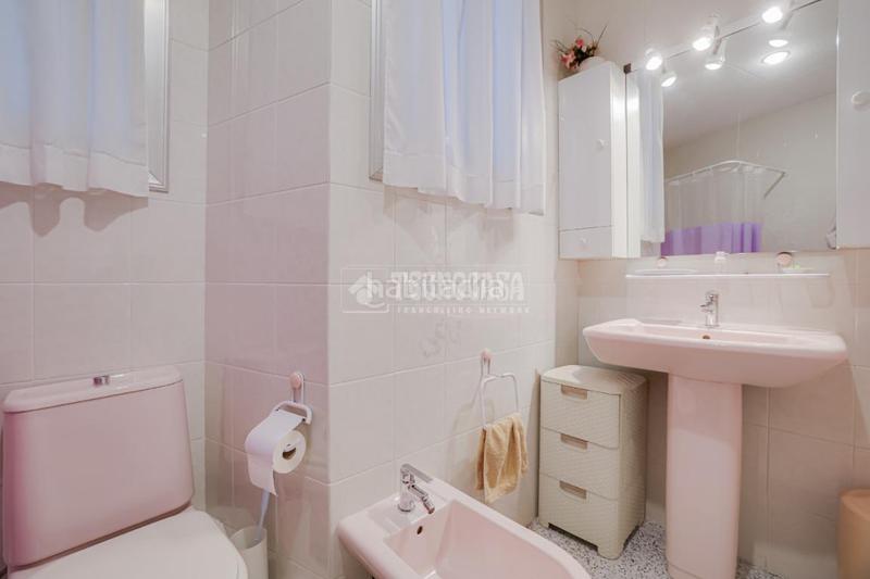 Foto b9cd6631-5b50-4fa6-add5-3effcee252ee. Piso  en venta en Turó de la Peira Barcelona