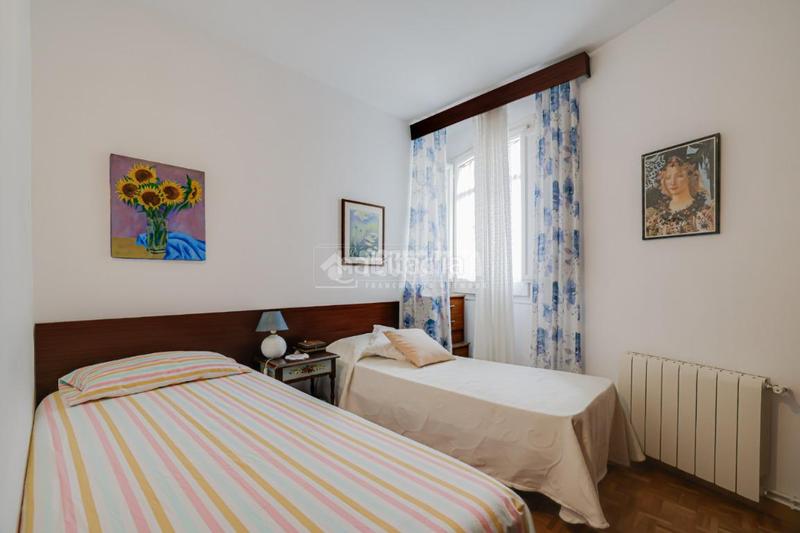 Foto fc3fae42-594a-4eb6-ac2b-ecff8a29c8a5. Piso  en venta en Turó de la Peira Barcelona