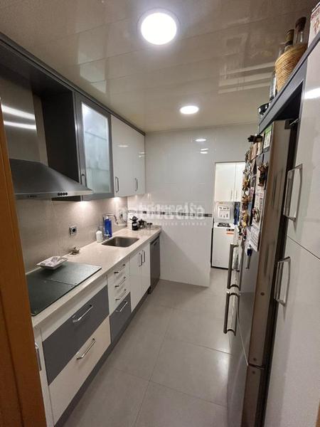 Foto 305c8f25-88a8-413b-a568-0a893db93326. Piso  en venta en Turó de la Peira Barcelona