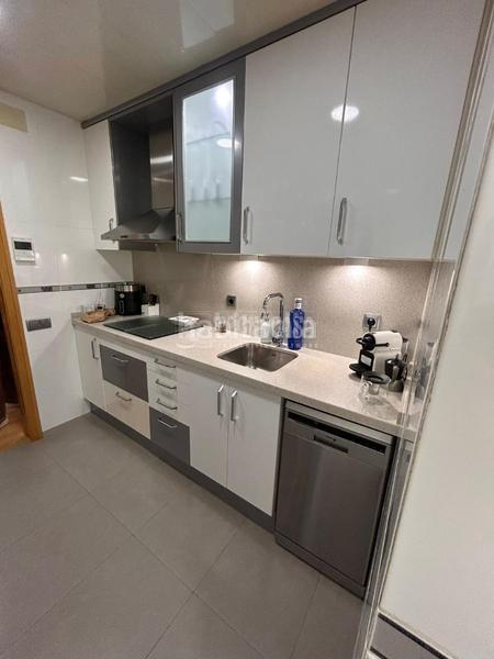 Foto 336be7d2-cdda-44f9-be92-2b40de3300fb. Piso  en venta en Turó de la Peira Barcelona