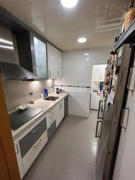 Foto 34b343d3-822b-4f5c-a8a4-df861a0355f2. Piso  en venta en Turó de la Peira Barcelona