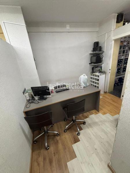 Foto c32dddd9-a6d5-4fcc-a727-aec0c6e07ec2. Local comercial  en venta en Porta Barcelona