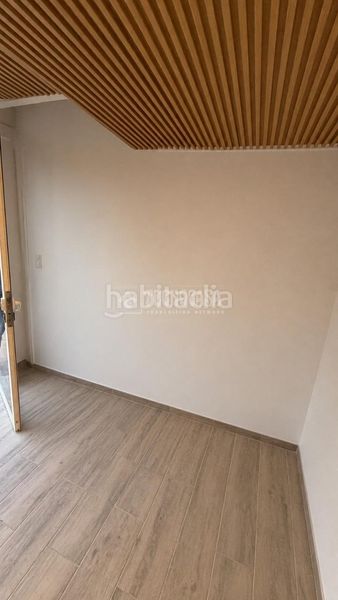Foto 036d557e-6b7f-4f87-aff7-1750ada3763f. Local comercial a Vilapicina - Torre Llobeta Barcelona