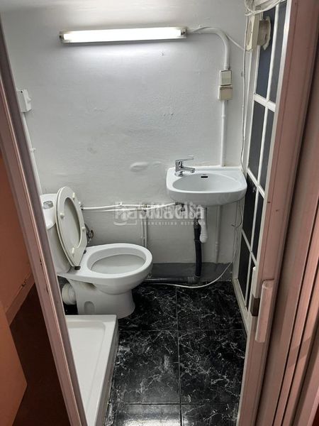 Foto d0523fa6-6cba-4b4d-a84c-f20249170aff. Local comercial a Vilapicina - Torre Llobeta Barcelona