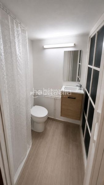 Foto e2f45c20-6c19-4405-953b-bce5bf72bb5a. Local comercial a Vilapicina - Torre Llobeta Barcelona