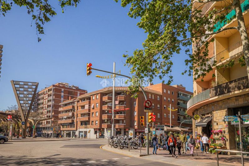 Foto 79348ef4-1dd6-41b4-9eda-cbe1a2f98aa6. Aparcament cotxe a Porta Barcelona