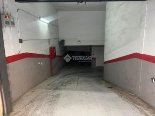 Aparcament cotxe a Porta