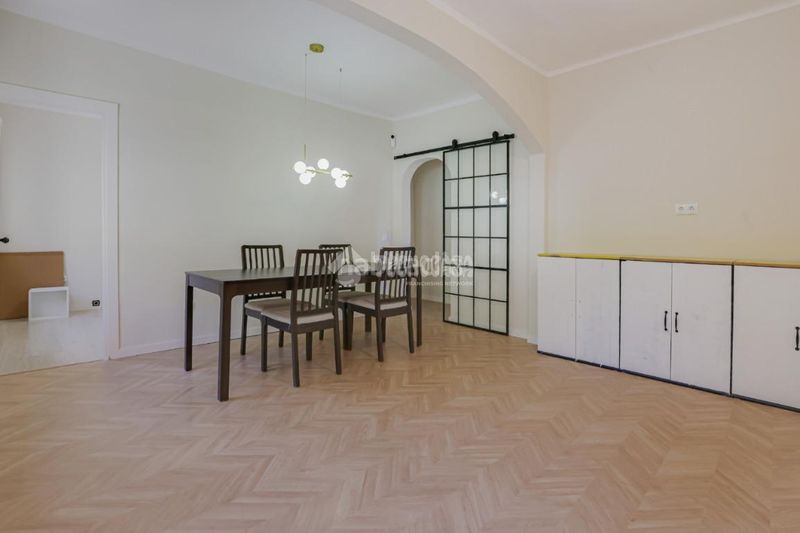 Foto b3eb1b0f-2bed-4aed-8c3a-d25597f98783. Pis a Turó de la Peira Barcelona